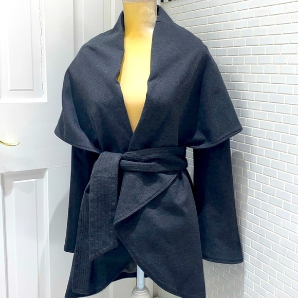 G.E.T. Charcoal grey wrap jacket.Rayon/Nylon. Satin lined. Pockets. Size Medium. - Picture 1 of 5